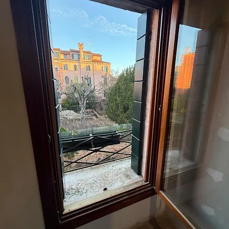 Spring House On The Canal * Venedig